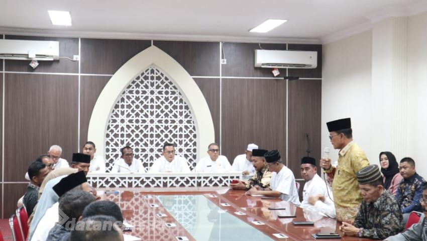 Sehari Dilantik Pj. Bupati Pidie Jaya, HT Ahmad Dadek Gelar Rapat Perdana