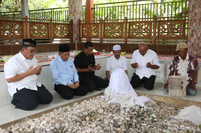 Pj Bupati Pijay Hadiri Peringatan Meninggalnya Tgk Abdullah Syafie