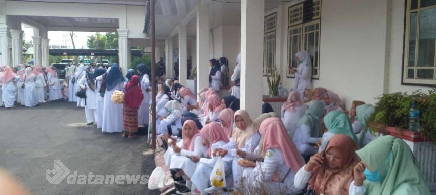 Di Pidie Ribuan Nakes Demo