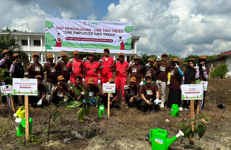 One Two Trees "One Employee Two Trees": Komitmen Penghijauan PT EMP Energi Gandewa Bersama Stakeholder