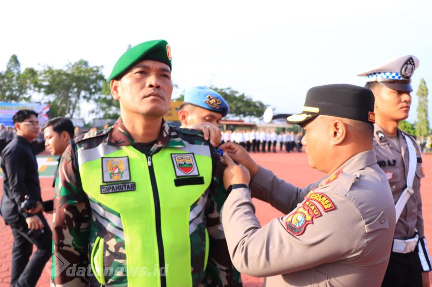 Wakapolres Kompol Rikky Operiady Pimpin Apel Gelar Pasukan Ops LK 2025 Polres Rohil