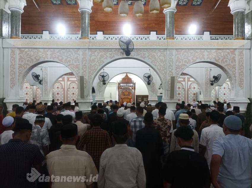 Malam Pertama Ramadhan, Mesjid di Pidie Dipenuhi Jamaah