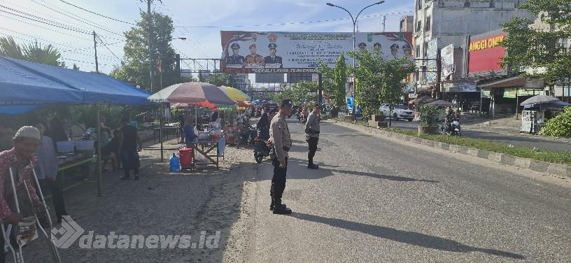 Polsek Bagan Sinembah Atur Lalulintas  di Pasar Tumpah Kota Bagan Batu