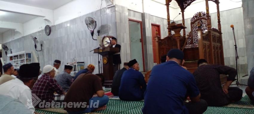 Tgk Dahlan Kemangan Sampaikan Tausiah di Mesjid Al Falah