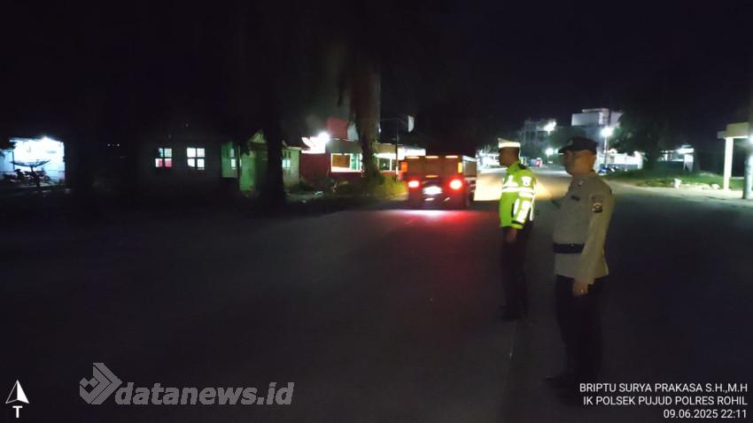 Cegah Premanisme dan Balap Liar, Polsek Pujud  Patroli di Malam Hari