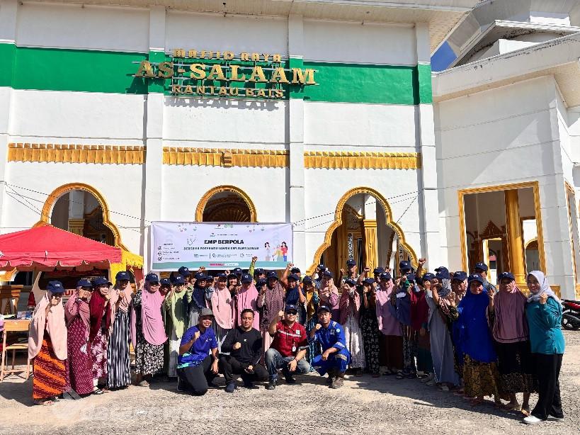 EMP BERPOLA Bersama Posyandu Senam Lansia dan Cek Kesehatan Gratis di Kepenghuluan Rantau Bais