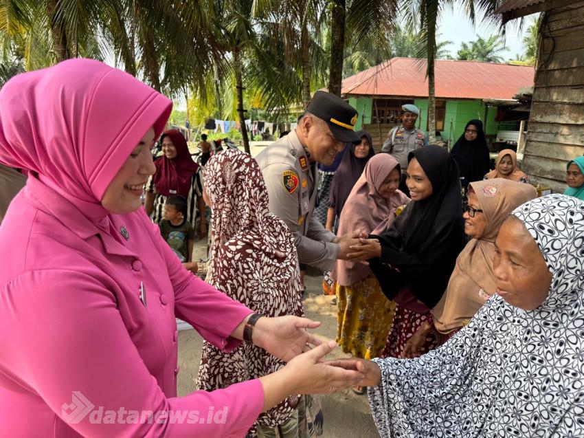 HUT Bhayangkara ke -79, Polsek Pujud Bersama Ketua Bhayangkari Salurkan Peket Sembako