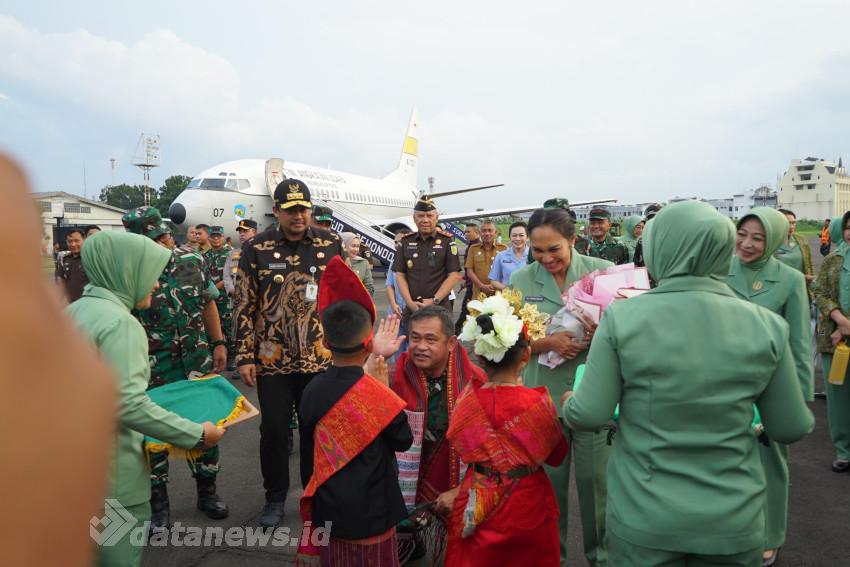 Kasdam I/Bukit Barisan Sambut Kedatangan KASAD Jenderal TNI Maruli Simanjuntak di Medan