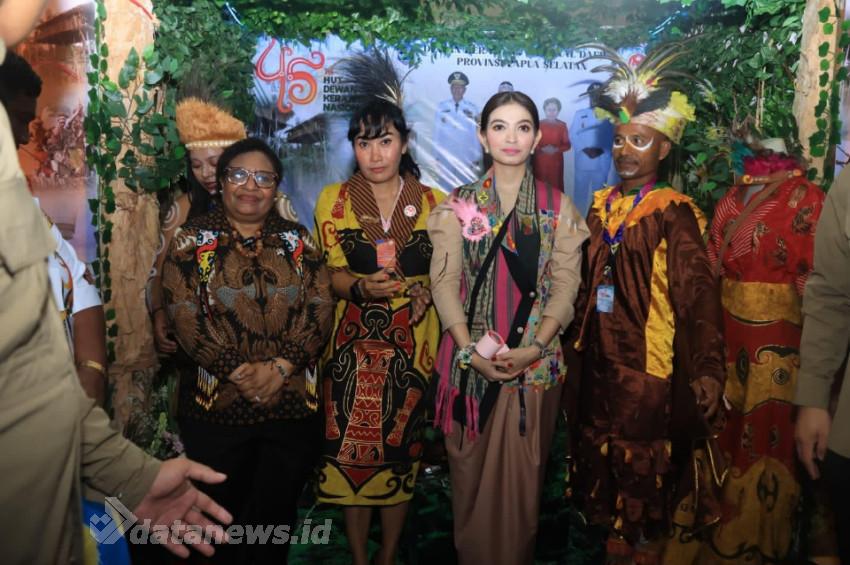 Hadiri Pembukaan HUT Ke-45 Dekranas, Wamendagri Ribka Haluk: Momentum Perajin Indonesia Menembus Pasar Dunia