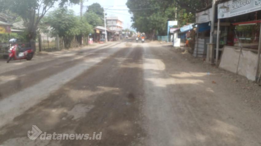 Proyek Jalan Lingkar Berdebu, Sejumlah Usaha Ditutup