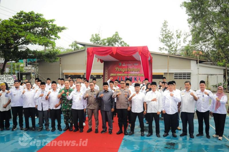 Asisten I Hadiri Pengukuhan Pengurus LPMK Dumai Kota Periode 2025&ndash;2030