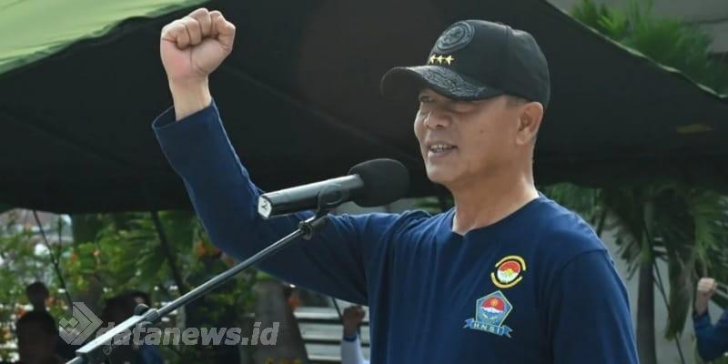 Serbuan Maritim Koarmada RI: Kolaborasi Bersih Pantai dan Ketahanan Pangan di Muara Angke