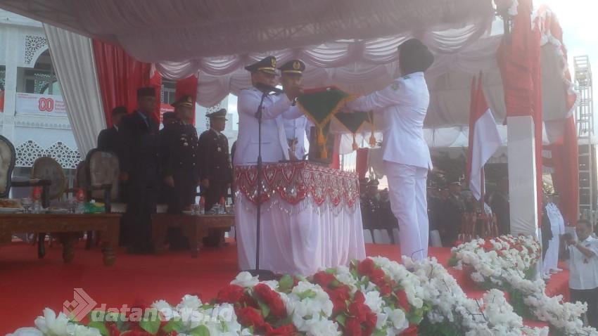 Wakil Bupati Pidie Irup Pada Penurunan Bendera Merah Putih