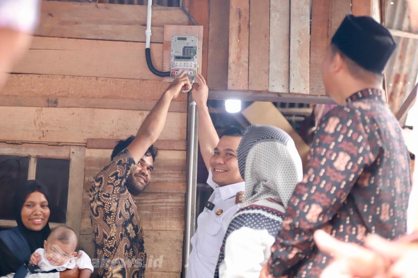 Alhamdulillah, Wabup Pidie Tekan Tombol Listrik Gratis