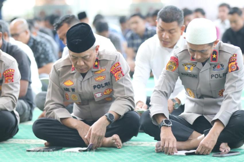 Polda Aceh Gelar Yasinan Berjemaah, Perdana Diikuti Secara Virtual oleh Seluruh Jajaran