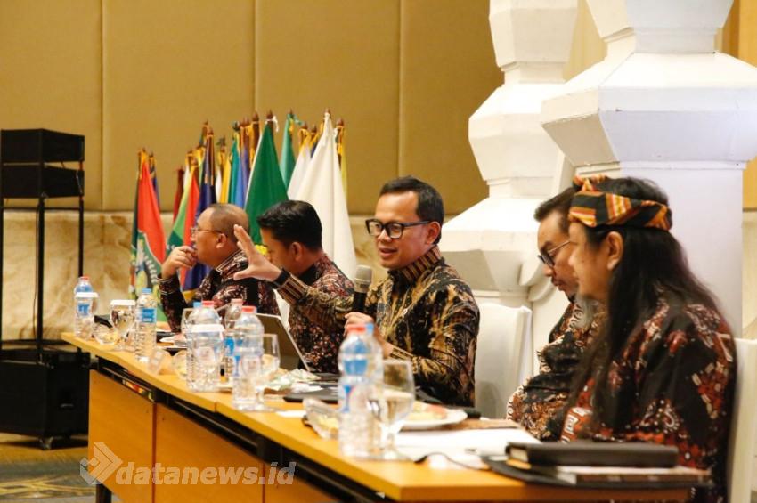 Wamendagri Bima Arya Tekankan Pentingnya Keselarasan Pertumbuhan Ekonomi dan Pelestarian Budaya