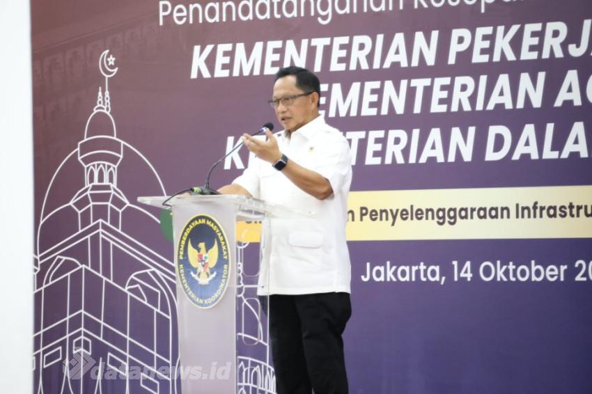 Teken MoU bersama Menteri PU dan Menag, Mendagri Tegaskan Dukungannya terhadap Pendidikan Pesantren