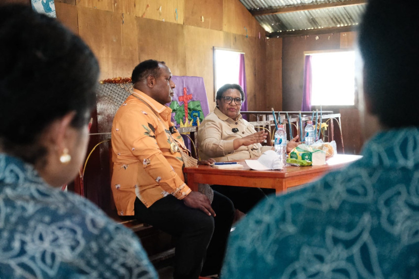 Wamendagri Ribka Haluk Pastikan Pembangunan "Aula Prabowo Subianto" di Sekolah Teologi Wamena Segera Dimulai