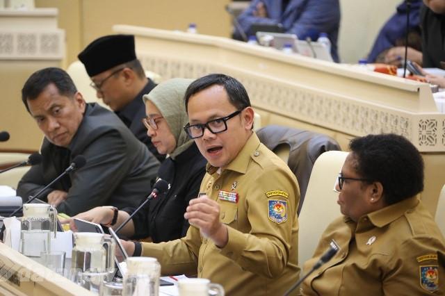Rapat dengan DPR, Kemendagri Tegaskan Komitmen Kawal Percepatan Program Strategis Nasional
