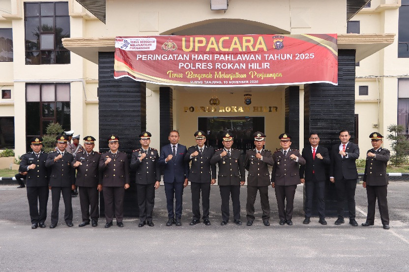Peringati Hari Pahlawan, Polres Rohil Pimpin Upacara