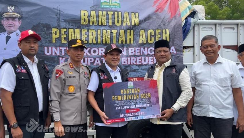 Wagub Aceh Didampingi Kapolda dan Kadinsos, Serahkan Logistik Bencana untuk Pemkab Bireun
