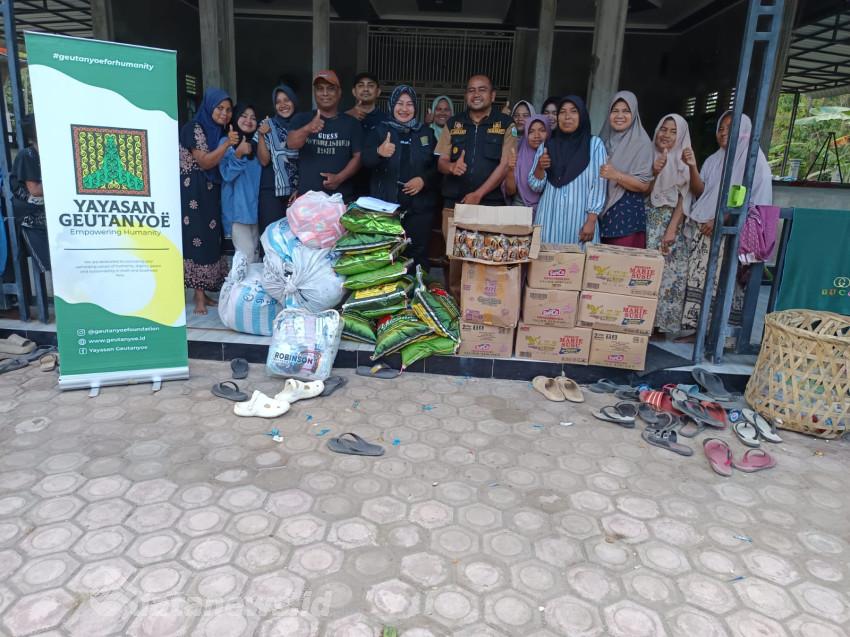 Peduli Korban Bencana Banjir, Yayasan Geutanyoe Bantu Logistik