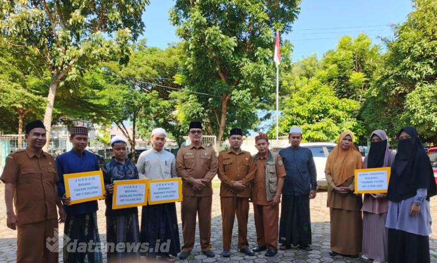 Wali Kota Banda Aceh Serahkan Bonus Juara MQK Tingkat Provinsi Aceh 2025