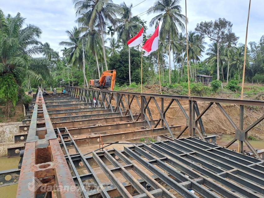 TNI Bangun Jembatan Bailey Darurat, Akses Warga Desa Panton Kembali Terhubung