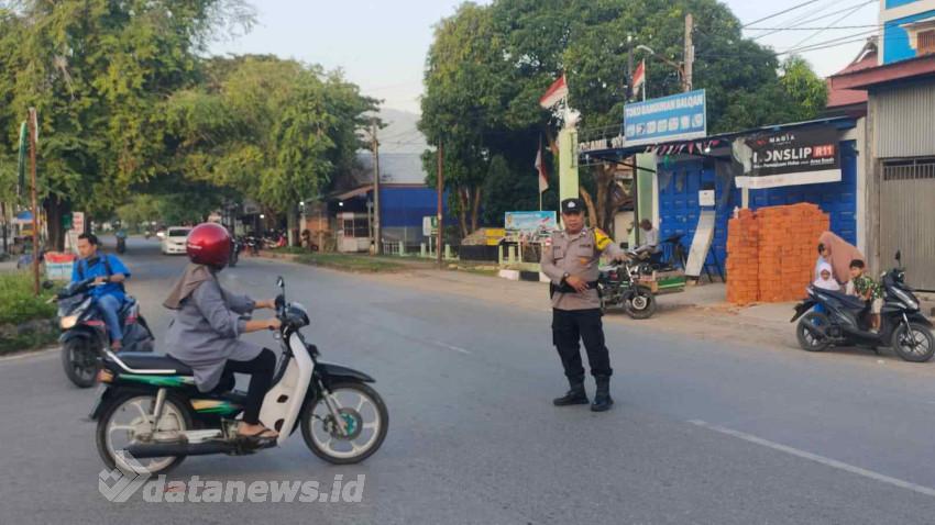 Lakukan Strong Point Beri Rasa Aman Pengguna Jalan, Polisi Hadir Pagi Hari