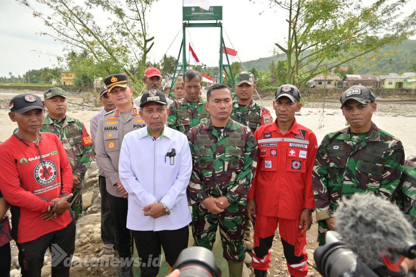 TNI Bangun Jembatan Gantung, Akses Dua Desa Pidie Jaya Terhubung