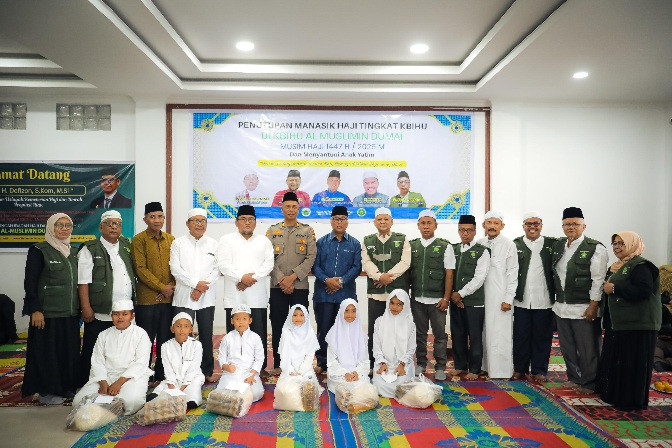 Wawako Sugiyarto Tutup Manasik Haji KBIHU Al-Muslimin Dumai serta Santunan Anak Yatim