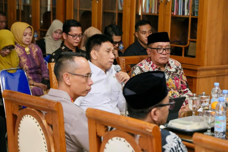 Wamendagri Wiyagus Tekankan Sinergi Daerah Sukseskan MBG dan Kopdeskel Merah Putih
