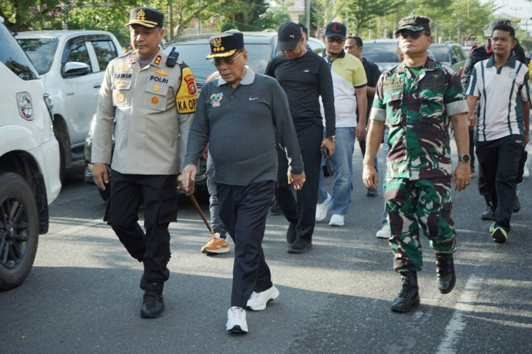 Tindaklanjuti Instruksi Presiden, Bupati H Bistaman Pimpin Gotong Royong Massal