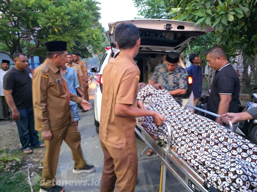 Di Tengah Kesibukan, Bupati Pidie Jaya Kembali Kunjungi Warga Sakit