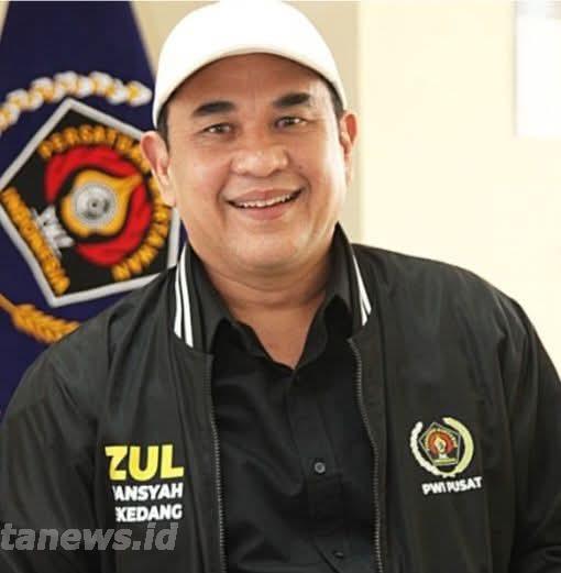 Bupati Kuansing Sampaikan Duka Mendalam atas Wafatnya Sekjen PWI Pusat Zulmansyah Sekedang