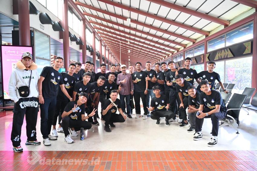 Bupati Pidie Dampingi Keberangkatan PSAP Sigli ke Putaran Nasional Liga 4 di Pasuruan