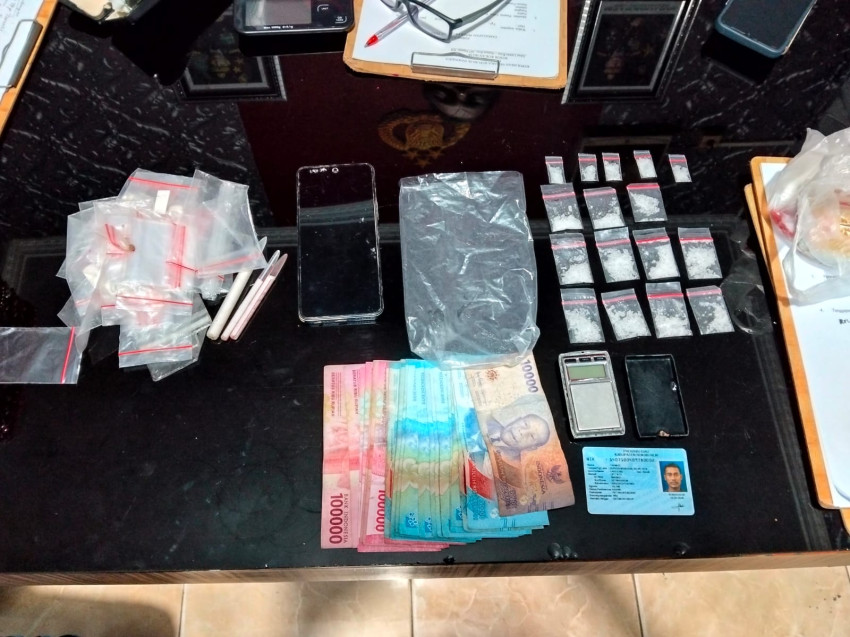 Polsek Bangko Pusako Mengungkap Kasus Narkotika, Amankan 12,2 Gram Sabu