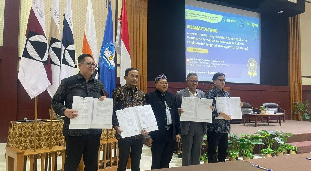 Rektor UMC Hadiri Sosialisasi Hibah 2026 LLDIKTI Wilayah IV dan Tandatangani Kontrak Hibah Secara Simbolik