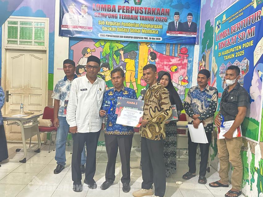 Dispersip Pidie Gelar Lomba, Camat Aswadi Raih Penghargaan