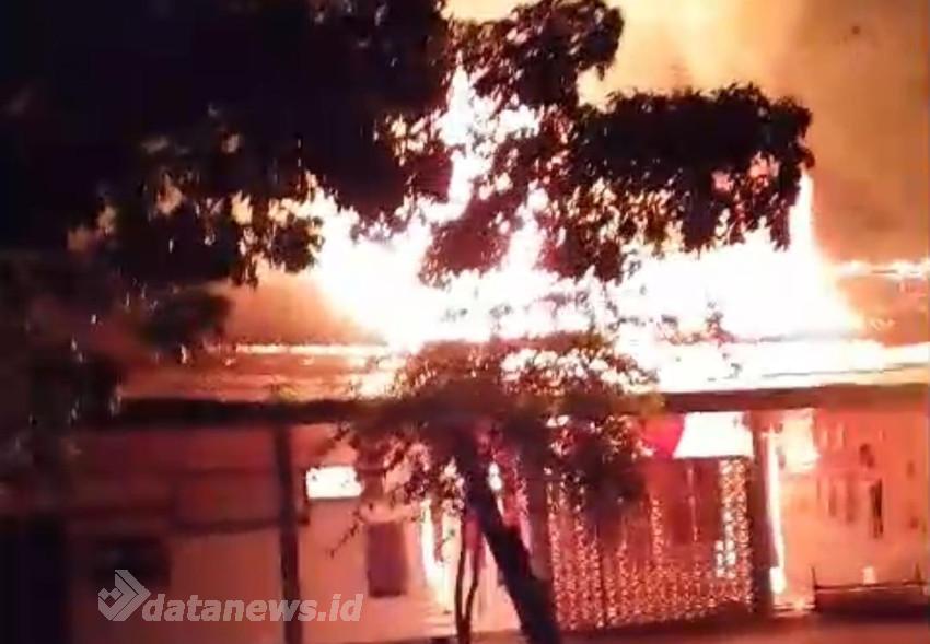 Bentrok Mahasiswa USK Pecah Dini Hari, Sejumlah Fasilitas Kampus Terbakar