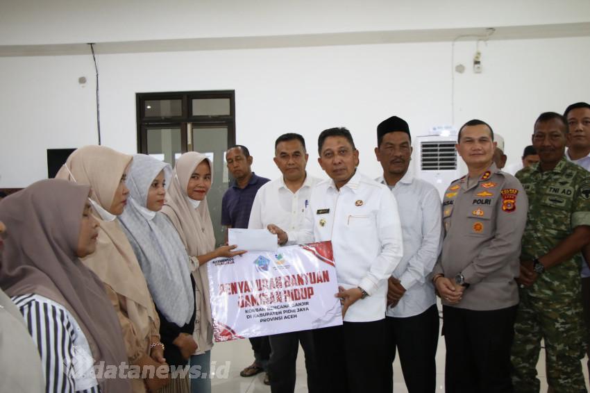 Kemensos Salurkan Rp63,98 Miliar untuk 5.535 KK Korban Banjir di Pidie Jaya