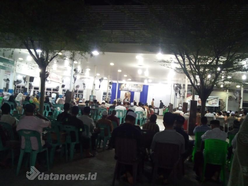 Abi Lhok Nibong Isi Tausiah Bulanan di Galon Kupi Sigli