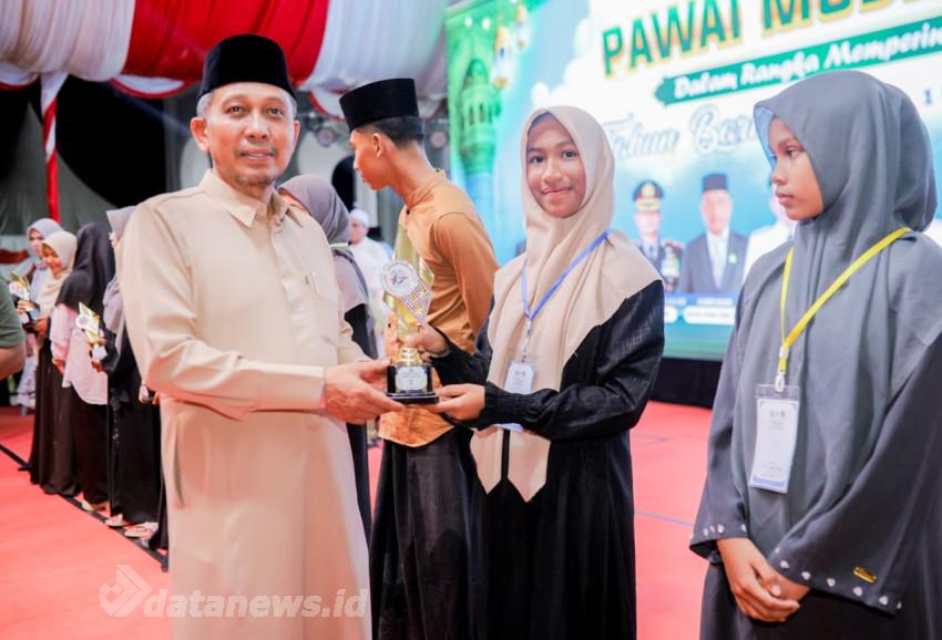 Berkah HUT Pijay dan 1 Muharam, Bupati bersama Forkopimda Serahkan Penghargaan