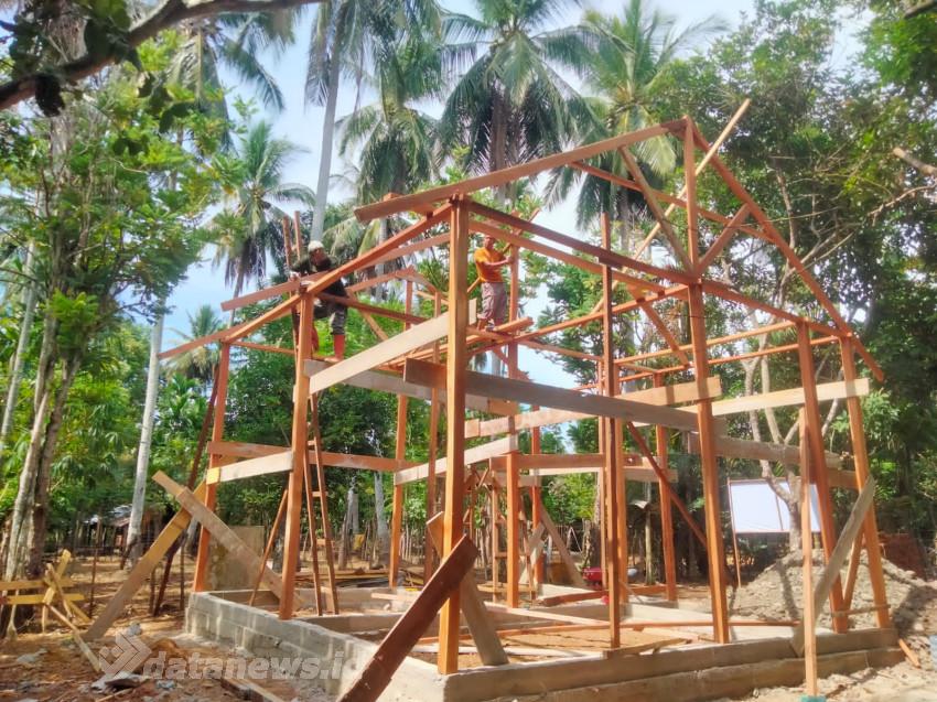 Progres RTLH TMMD ke-129 Kodim 0102/Pidie Capai Tahap Struktur Utama, Harapan Baru bagi Umar Amin
