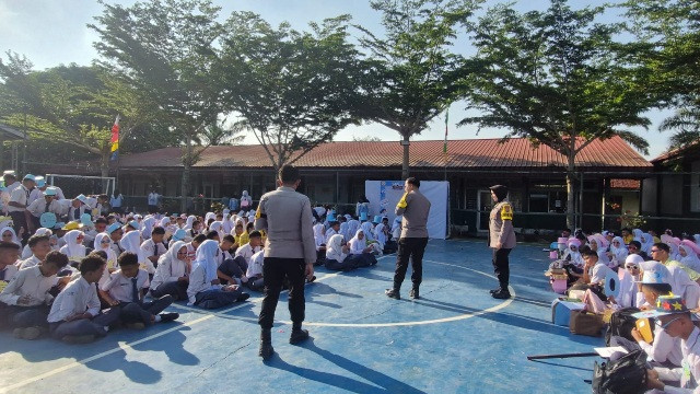 Polsek Bagan Sinembah Beri Edukasi Anti-Bullying dan Bahaya Narkoba kepada Siswa Baru